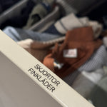 Transparenta etiketter till lådor